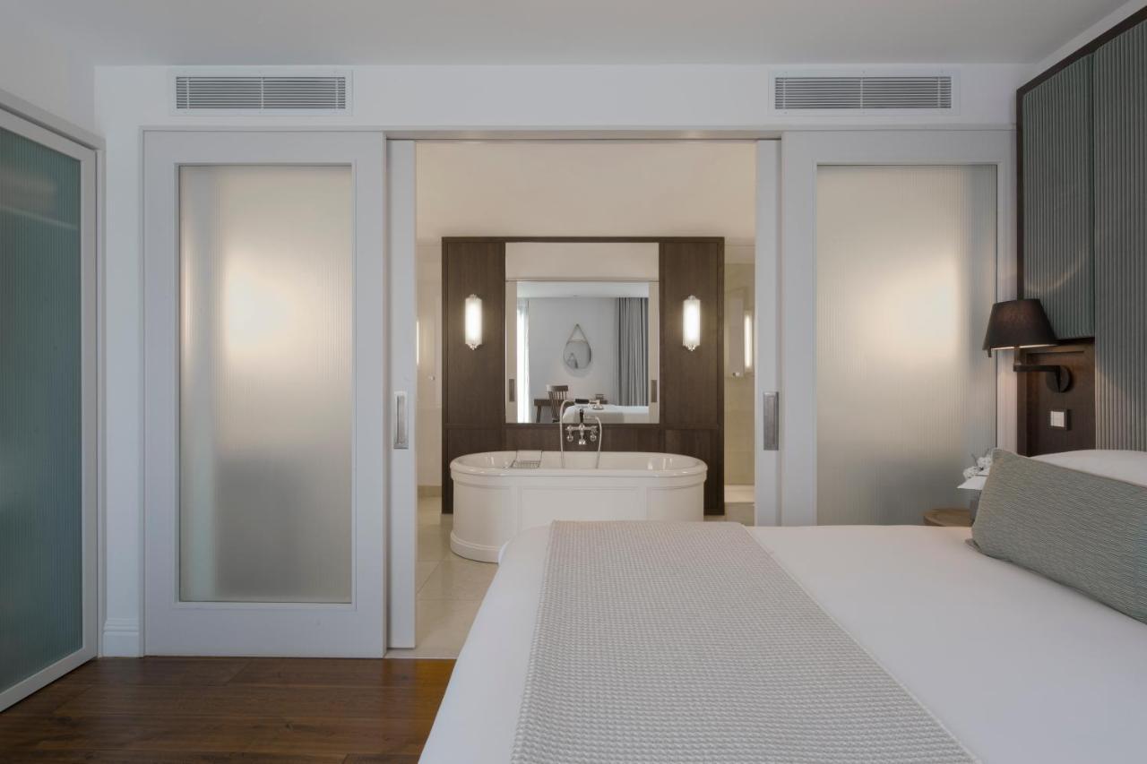 Cheval The Edinburgh Grand Aparthotel Luaran gambar A sliding door