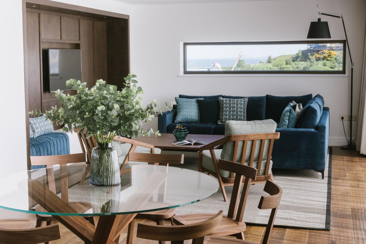 Cheval The Edinburgh Grand Aparthotel Luaran gambar Interior of a house