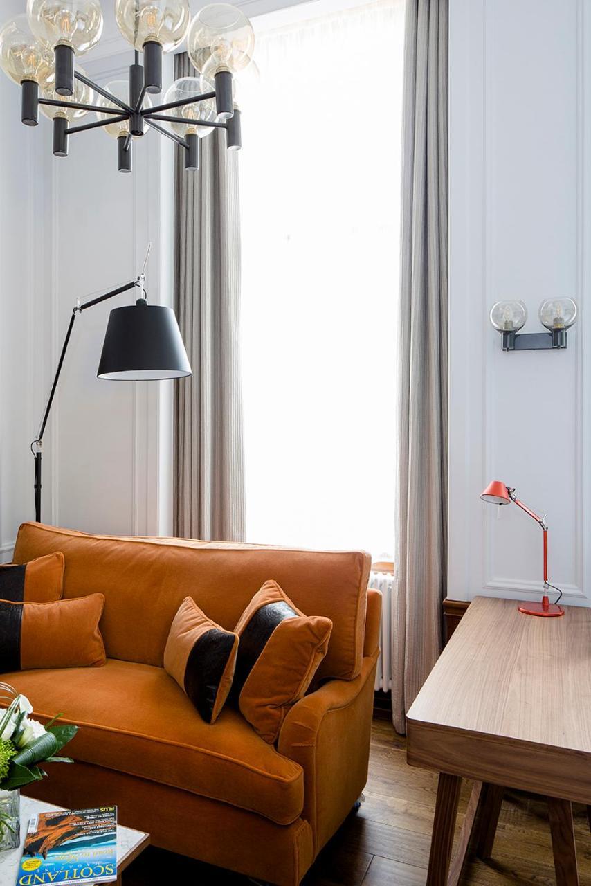 Cheval The Edinburgh Grand Aparthotel Luaran gambar A floor lamp