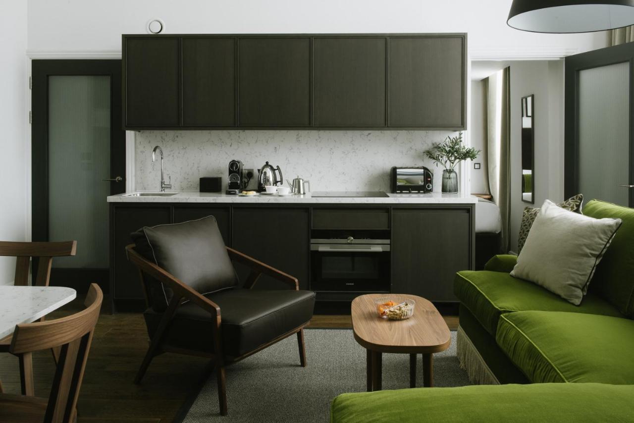 Cheval The Edinburgh Grand Aparthotel Luaran gambar A kitchen in a serviced apartment in London