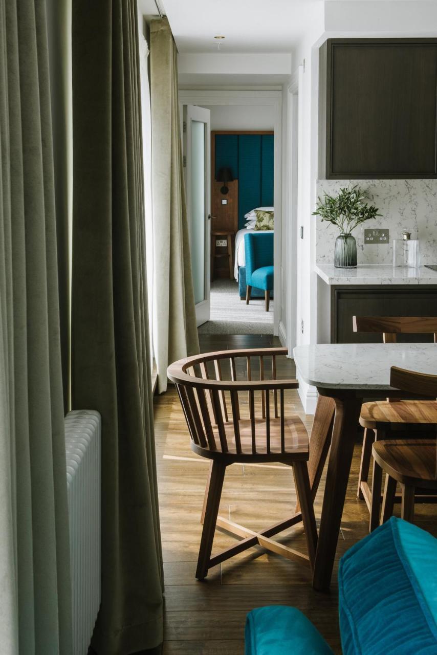 Cheval The Edinburgh Grand Aparthotel Luaran gambar Interior of a suite at The Ivy Collection